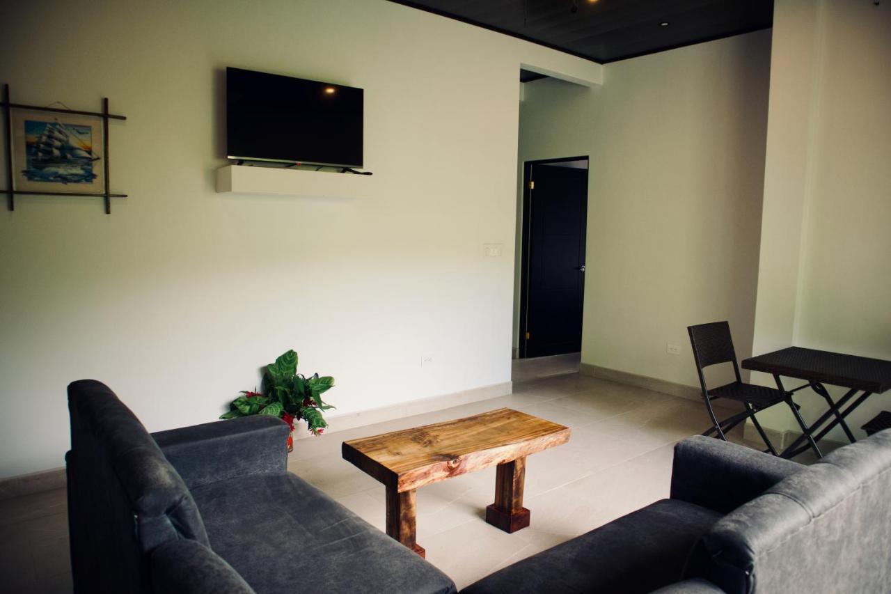 אוביטה Jungle Home With King Beds -5 Minutes From The Beach מראה חיצוני תמונה
